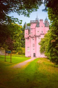 Craigievar-Castle-aberdeenshire-1